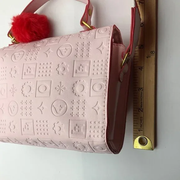 FAO Schwarz girl Glamour Go Designer Purse Embossed Logo print & bag charm - Picture 9 of 16